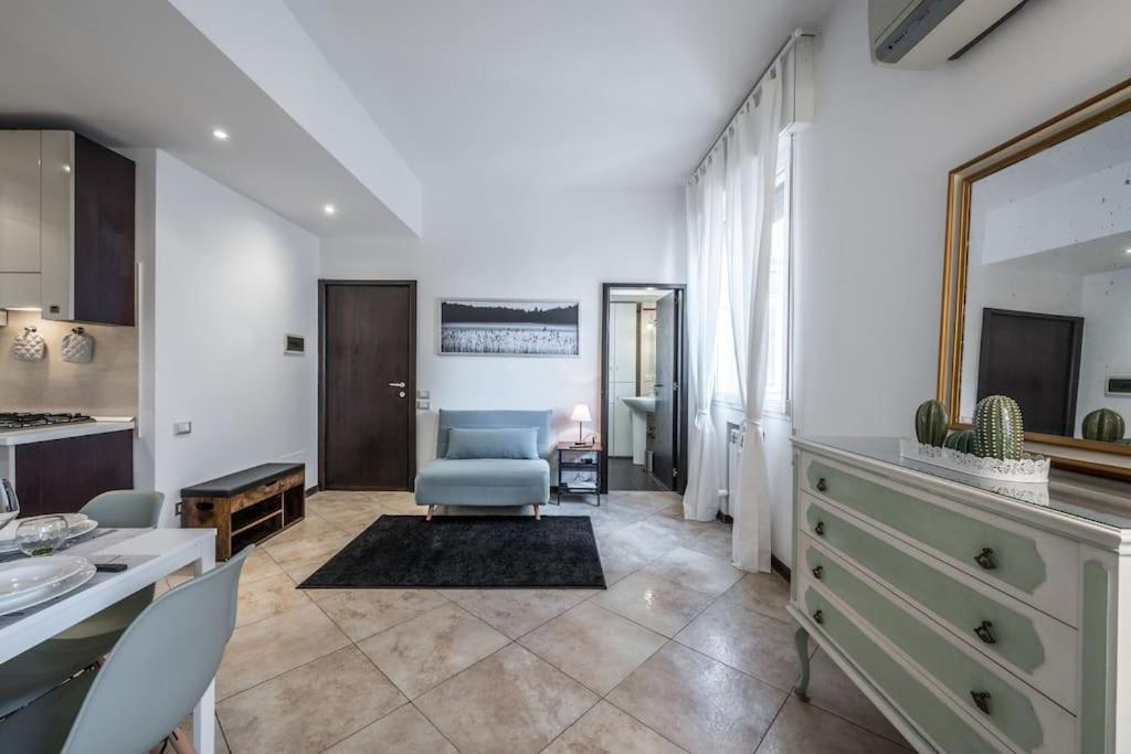 Sotto Le Due Torri 5* Apartamento Bolonha Exterior foto