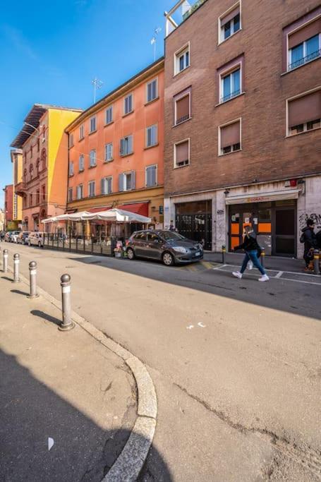 Sotto Le Due Torri 5* Apartamento Bolonha Exterior foto