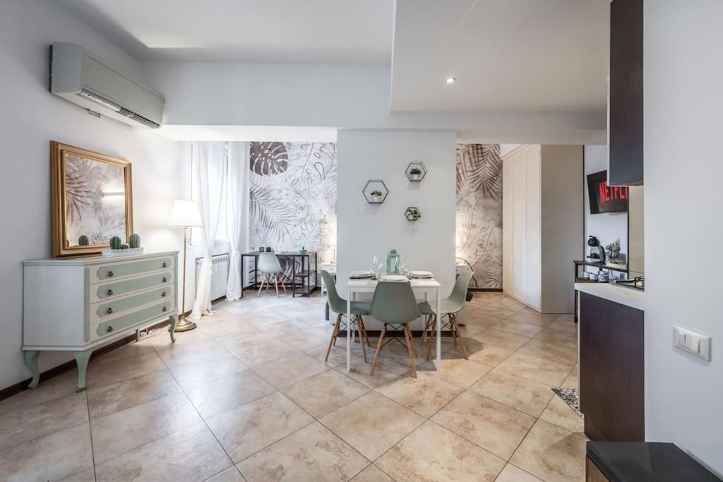 Sotto Le Due Torri 5* Apartamento Bolonha Exterior foto