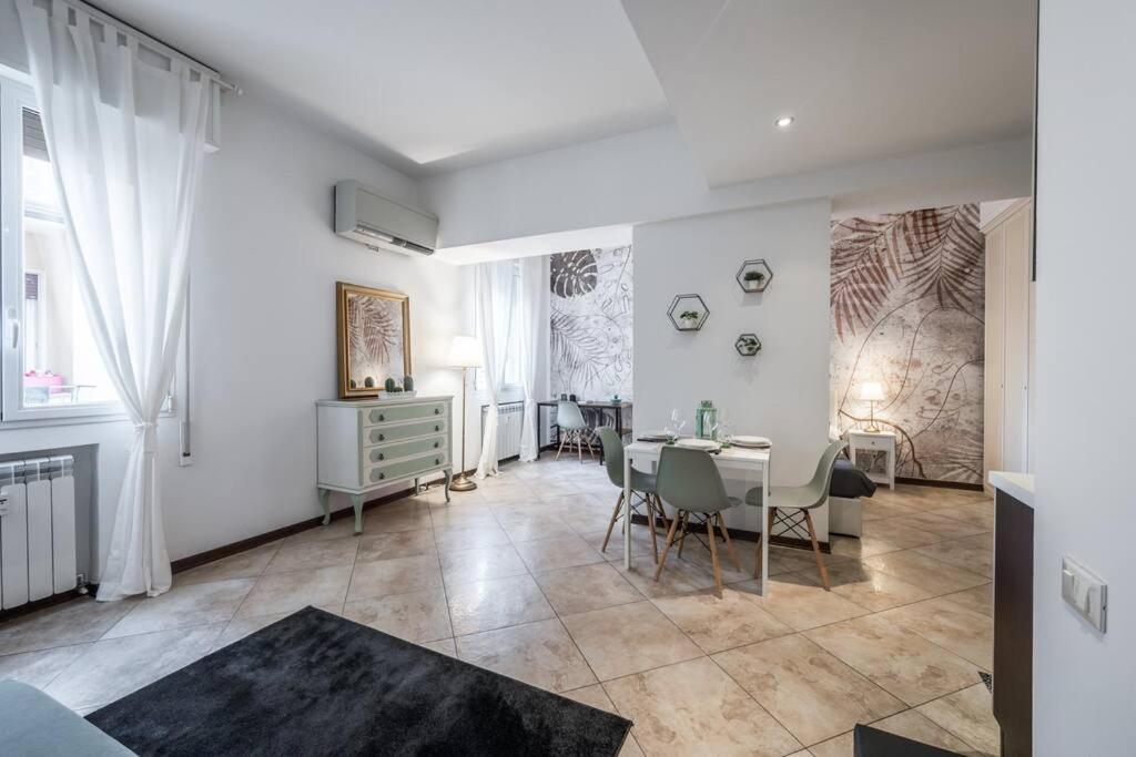 Sotto Le Due Torri 5* Apartamento Bolonha Exterior foto